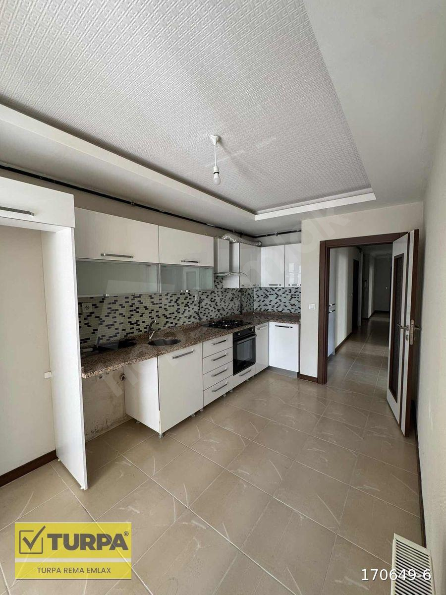 TURPA REMA EMLAX'TAN CADDE ÜZERİNDE 3+1 160M2 FIRSAT DAİRESİ !!!