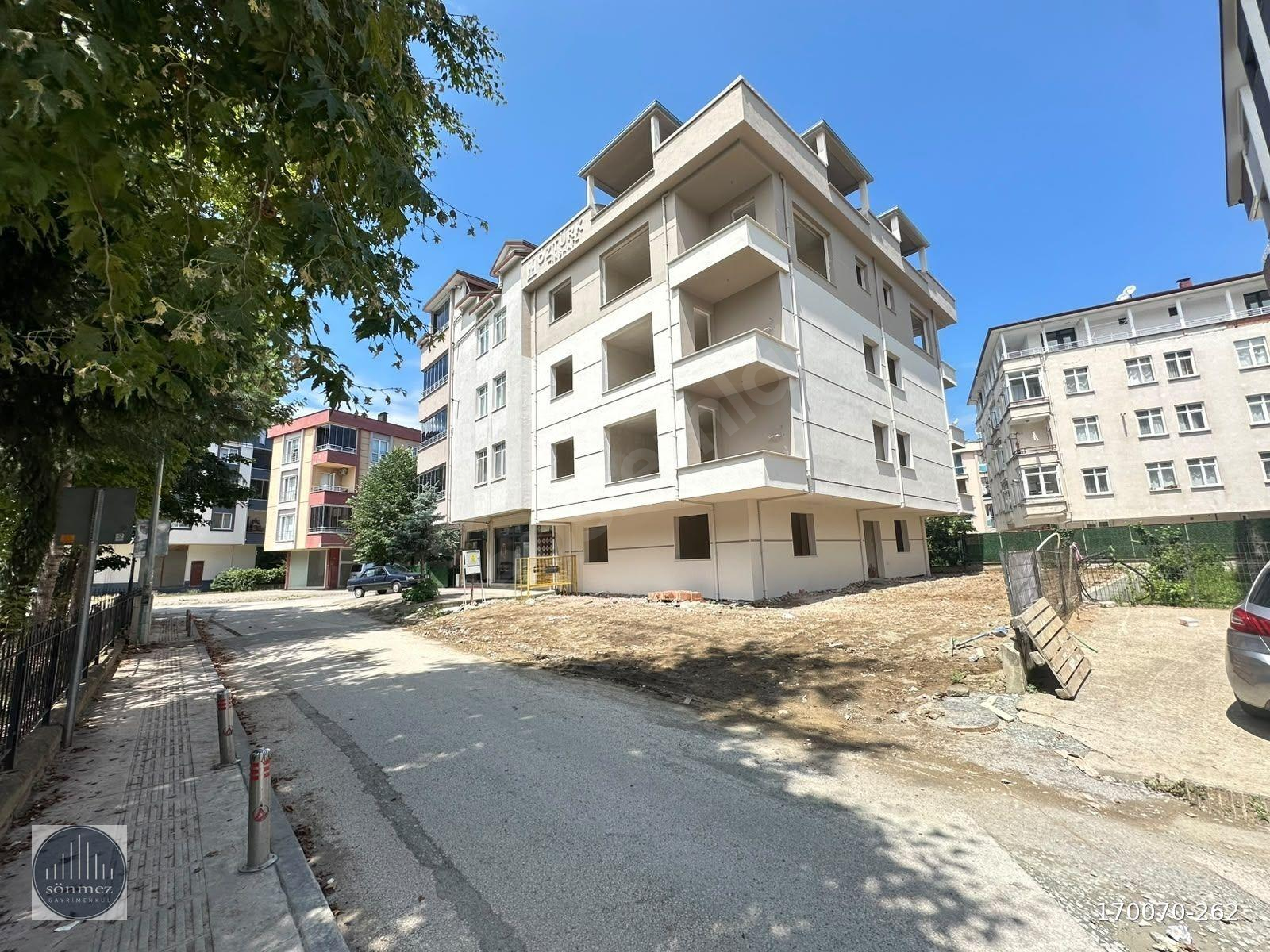 SÖNMEZ'DEN KARŞIYAKA DA MERKEZİ KONUMDA SATILIK 3+1 DUBLEX