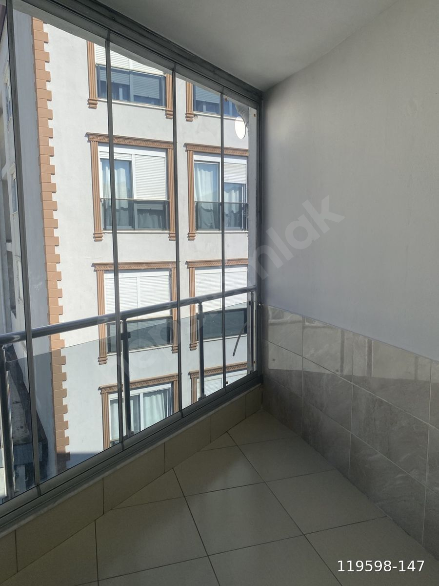 Yeni mahallede tahta kale marketin arkasında kiralık 2+1 daire