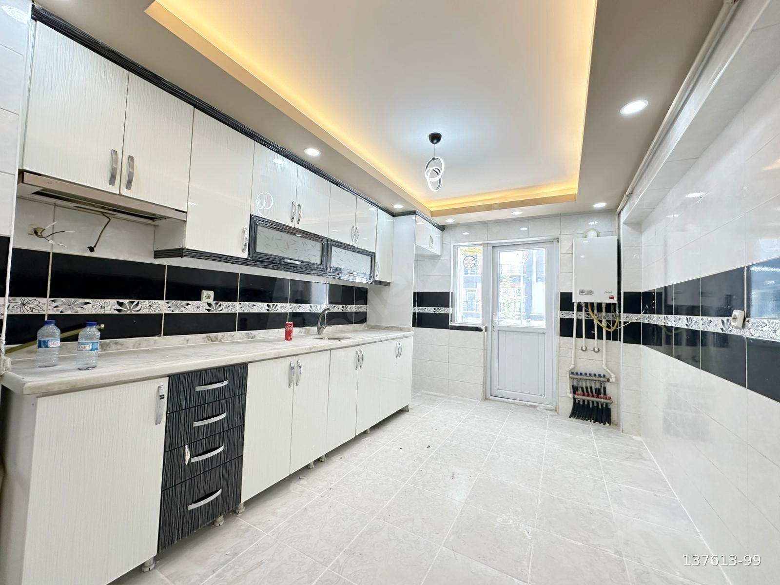 ERKILIÇ GAYRİMENKUL'DEN ASANSÖRLÜ ÖN CEPHE 1. KAT 3+1 FULLYAPILI