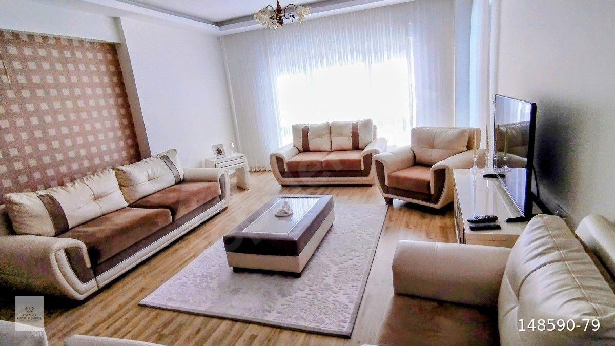 LATMOS EMLAK TAN YENİCAMİ MAH. NEZİH SİTEDE SATILIK 3 +1DAİRE