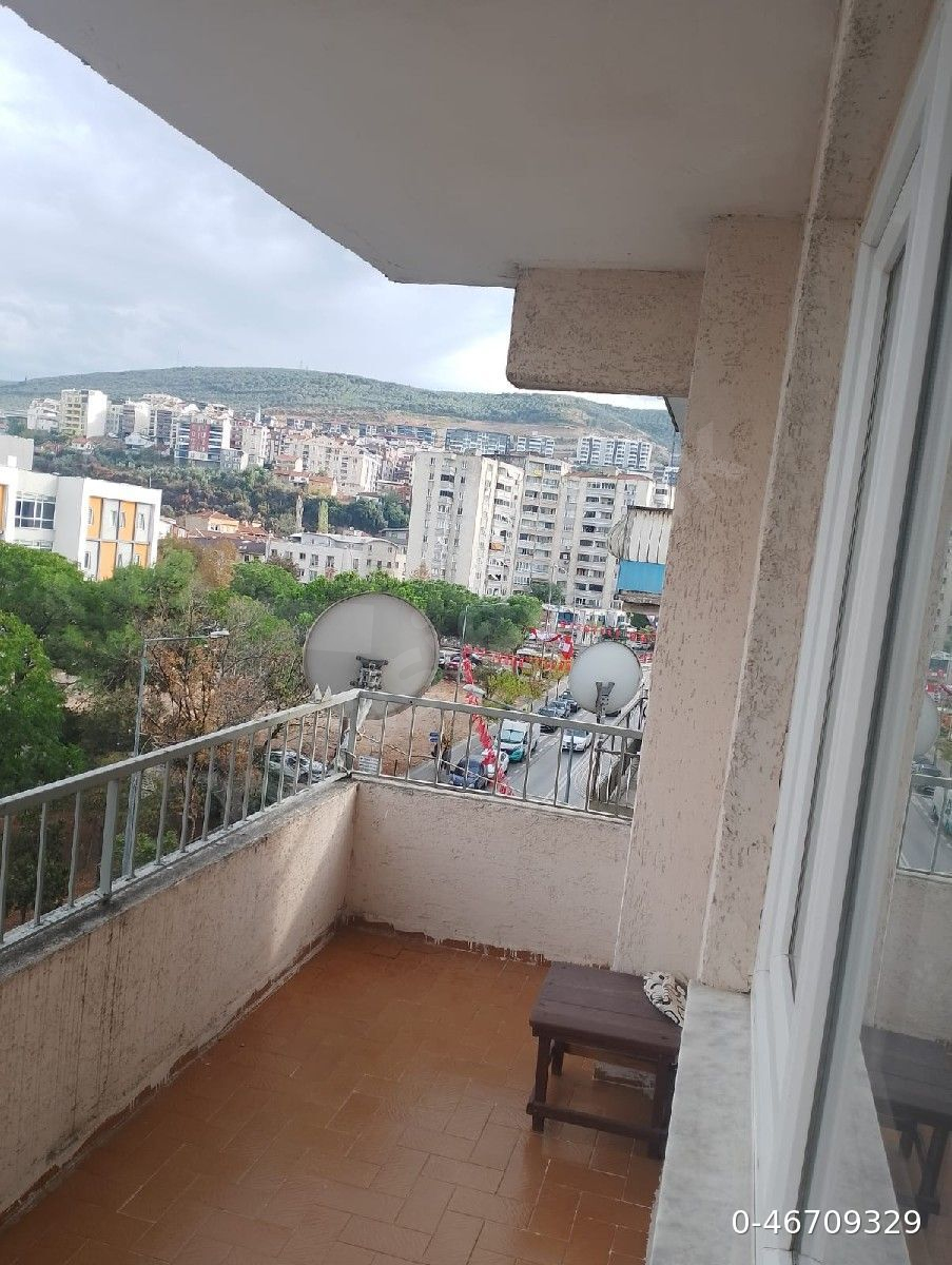 Gemlik istiklal caddesinde içi ful yapılı deniz gören daire
