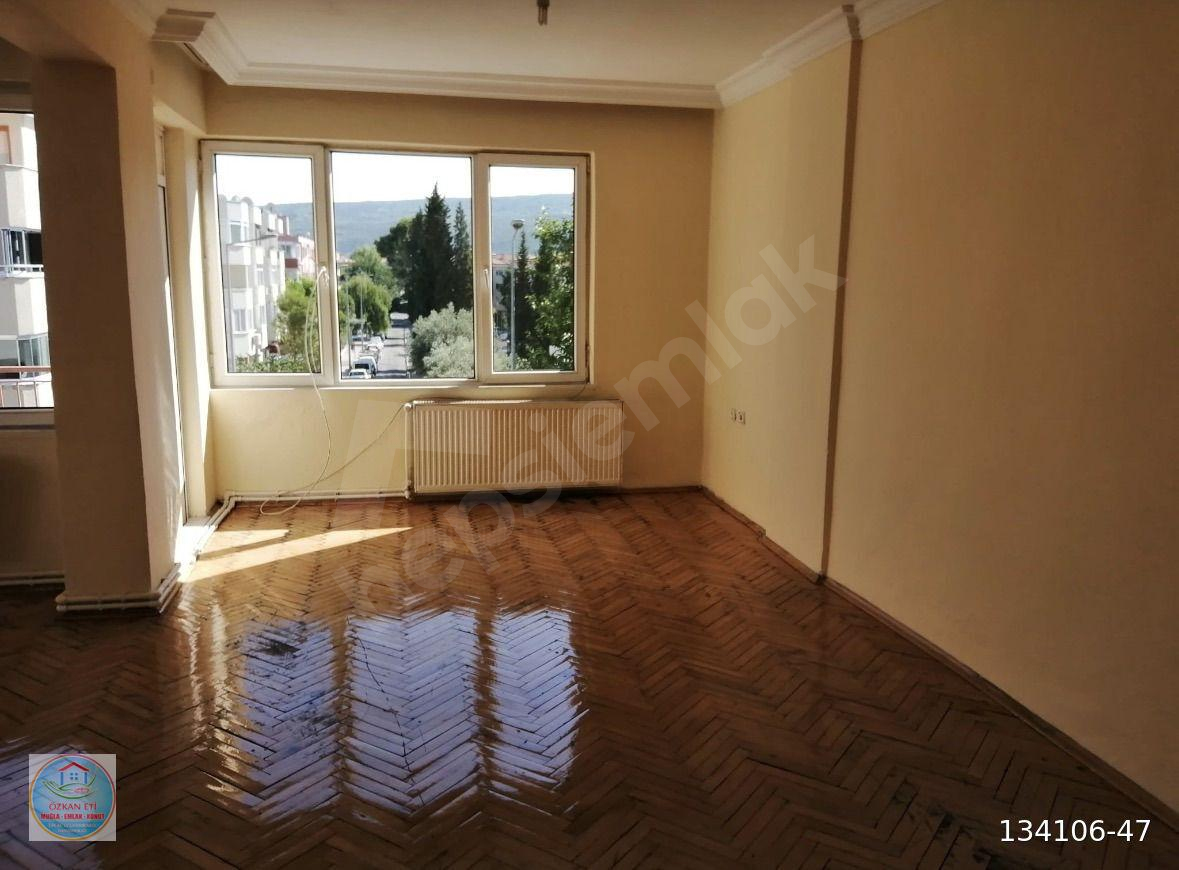 MUĞLA MERKEZ EMİRBEYAZITTA HARİKA KONUMDA SATILIK 2+1 DAİRE