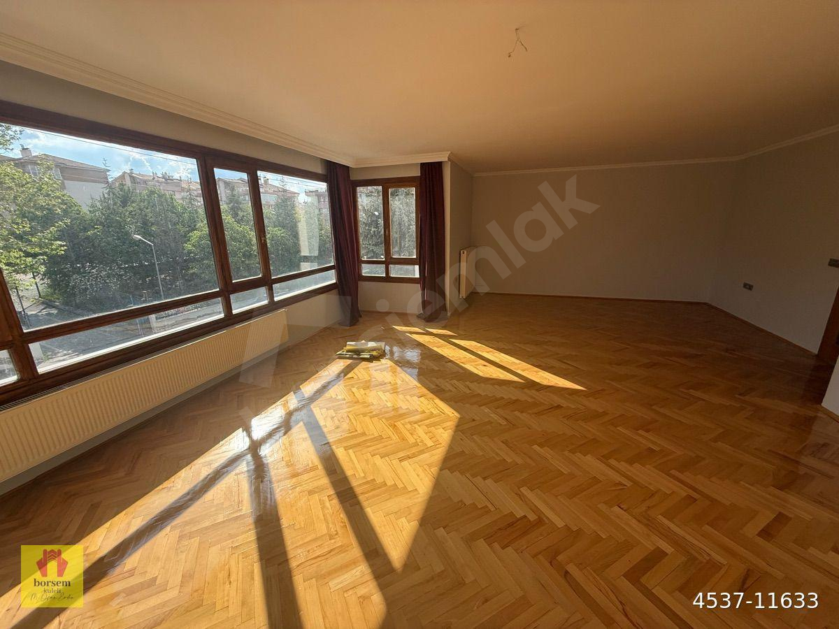 Çankaya Sancak Cidde Caddesinde 185 m2 4+1+Kiler Asansör Otoparklı Kombili 3 Balkonlu Satılık Daire