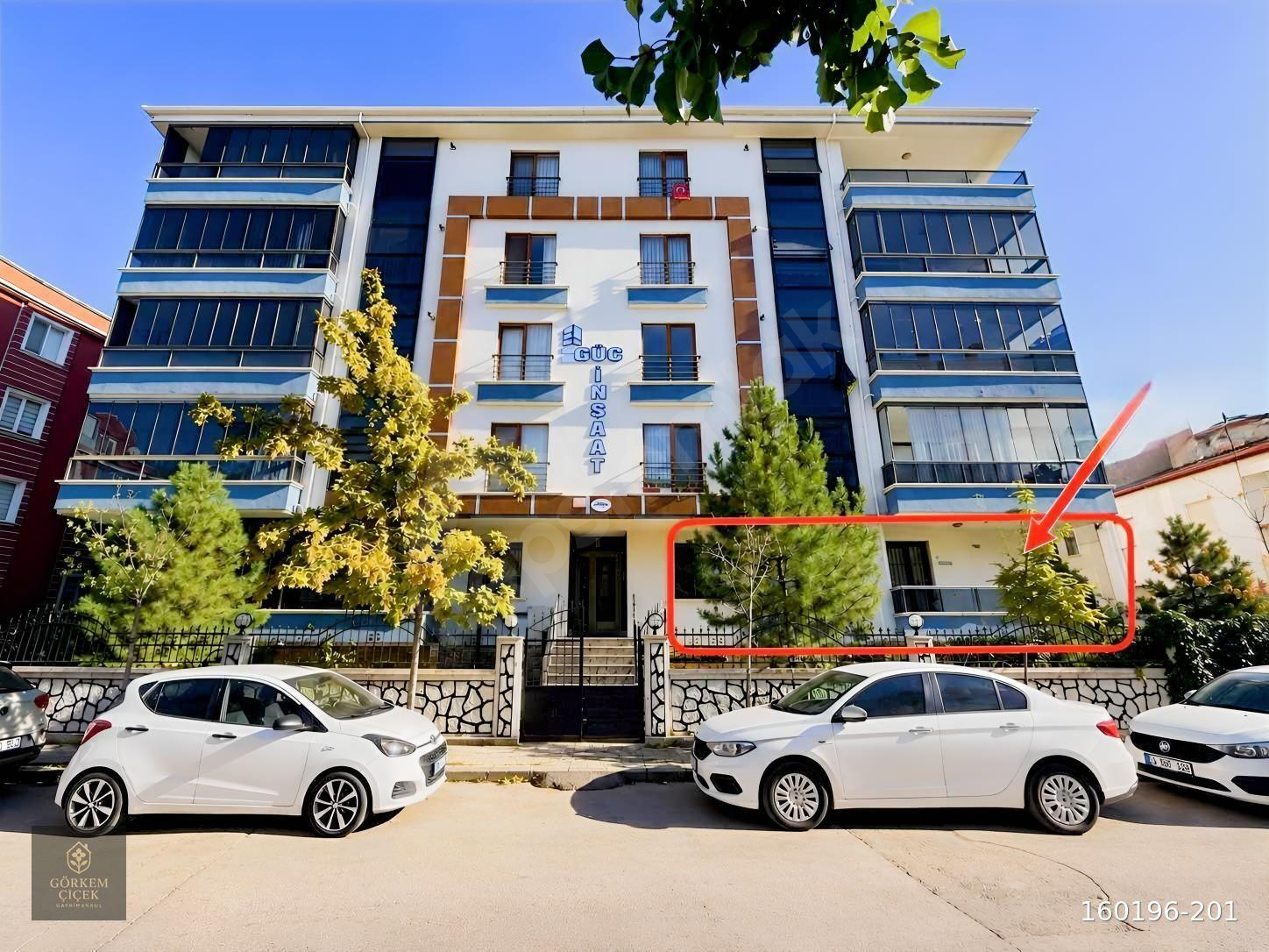 Coğlakide Yüksek Giriş Ebeveyn Banyolu Kilerli 3+1