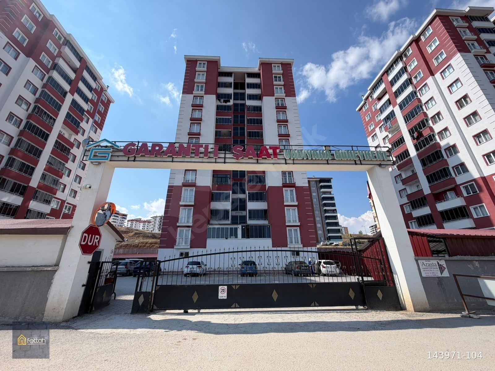 Vadiyaka sitesi Satılık 3+1 Teraslı
