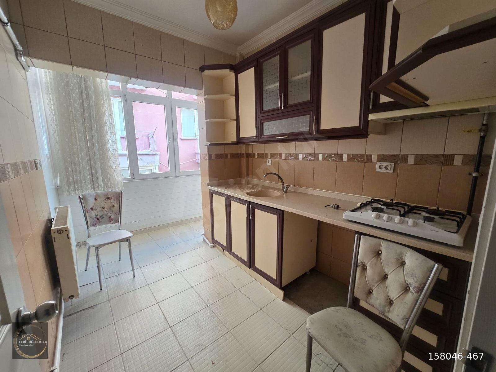 YAKACIK MAH'DE MERKEZİ KONUMDA KAT'TA ÖN CEPHE KİRALIK 3+1 E