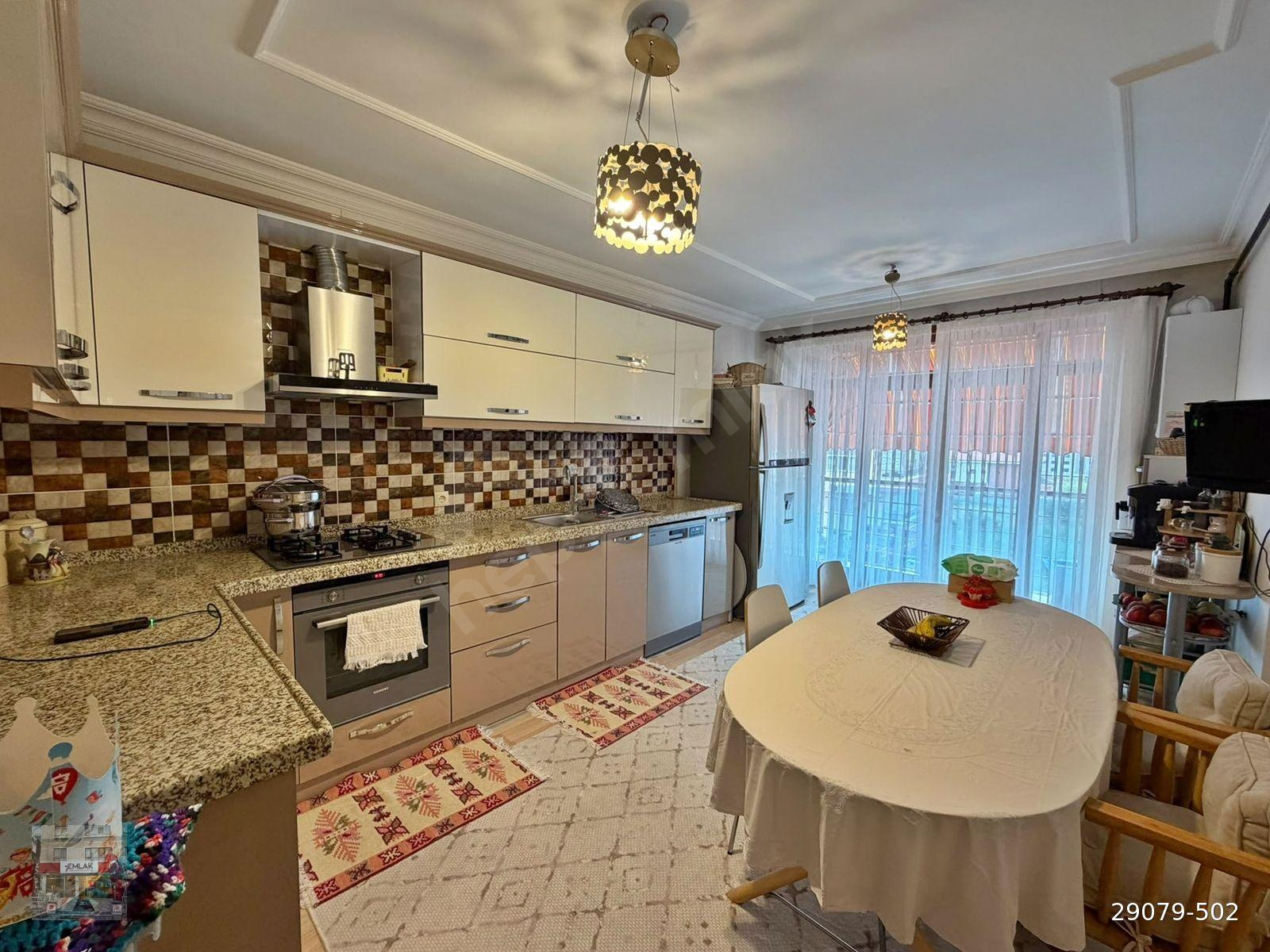 YAYLA'DA EMSALSİZ FIRSAT GENİŞ M2 ULTRA LÜKS E.BANYOLU 4+1!