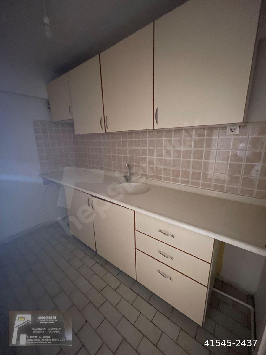 BORNOVA MERKEZ DE 2+1 KLASİK DAİRE