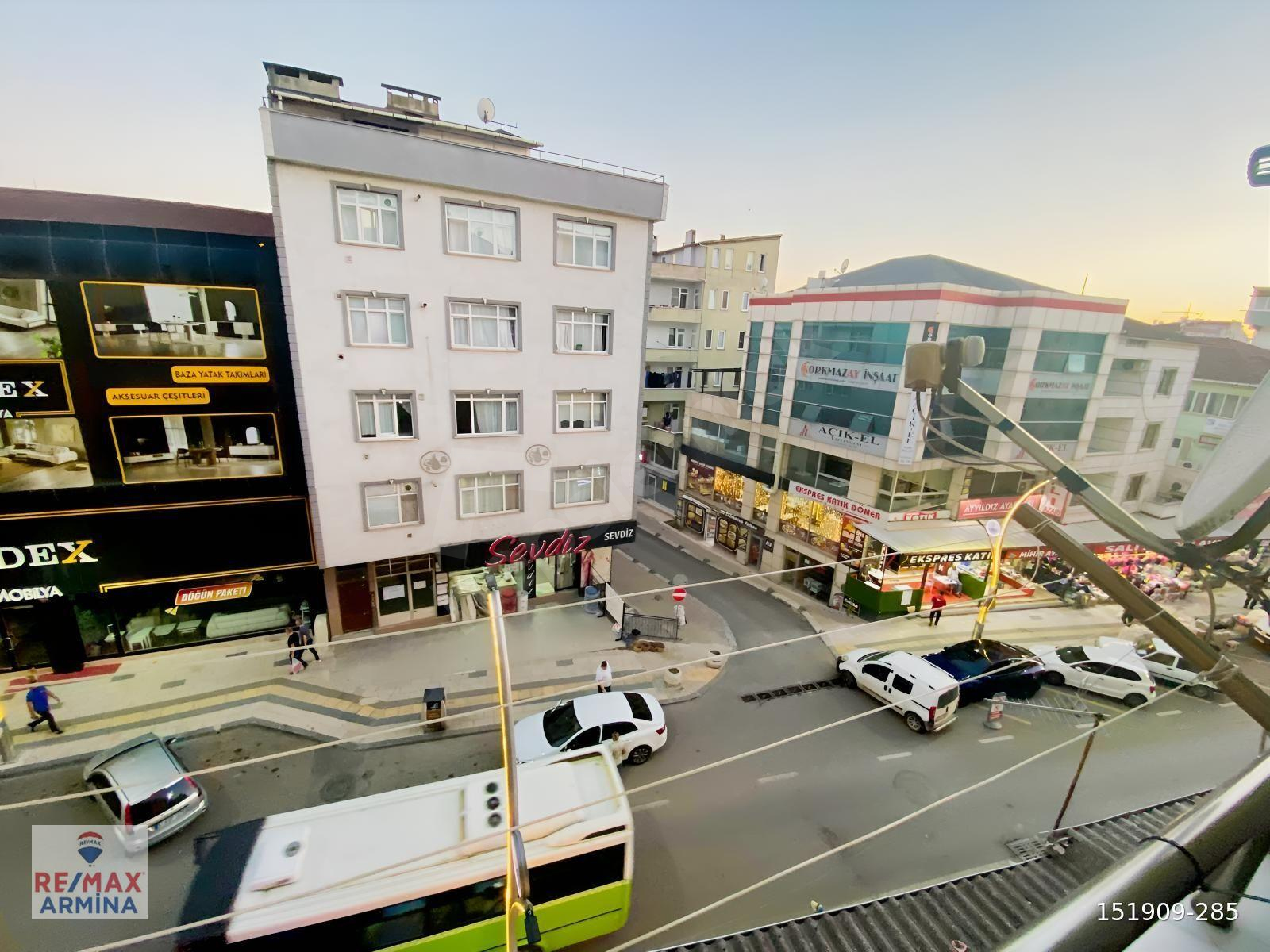 DERİNCE DENİZCİLER CADDESİ'NDE MASRAFSIZ, YENİLENMİŞ 2+1 DAİRE