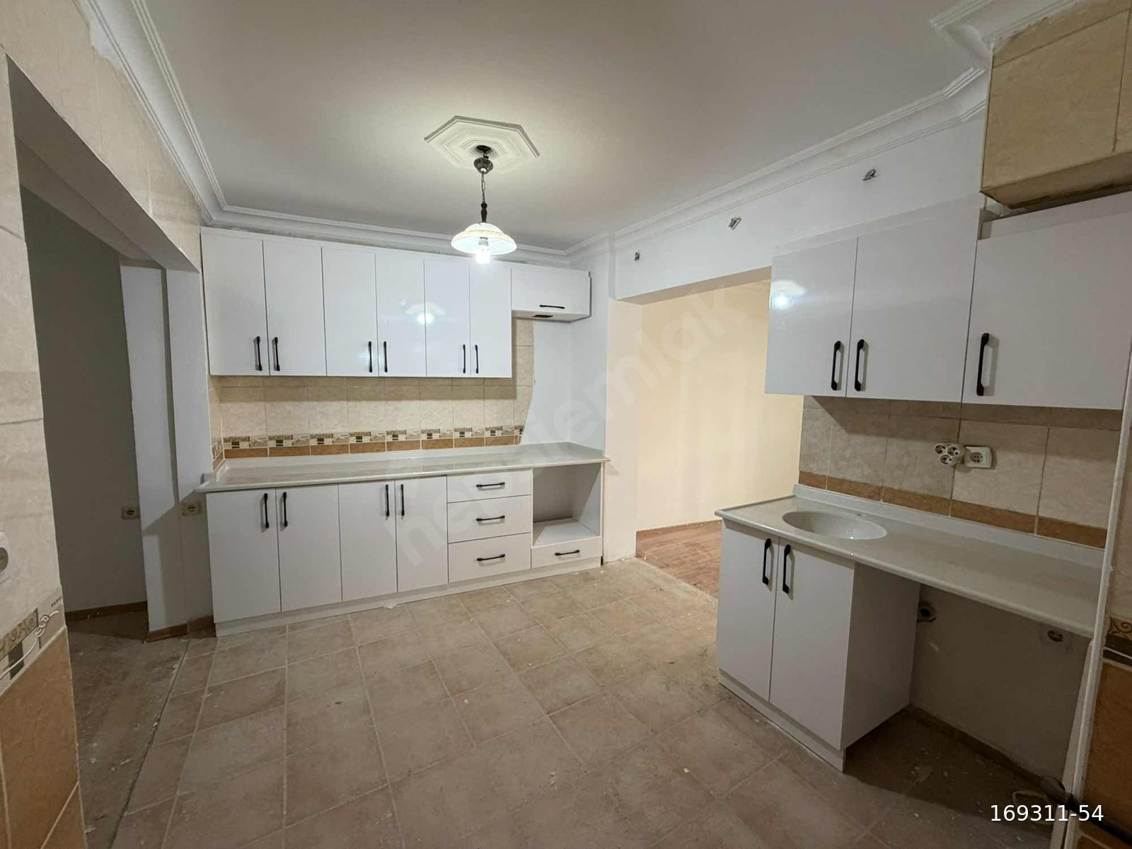 DOĞUKENT CAD ÜZERİ 2,5+1 KİLERLİ YAZ BALKONLU KELEPİR DAİRE !!!!