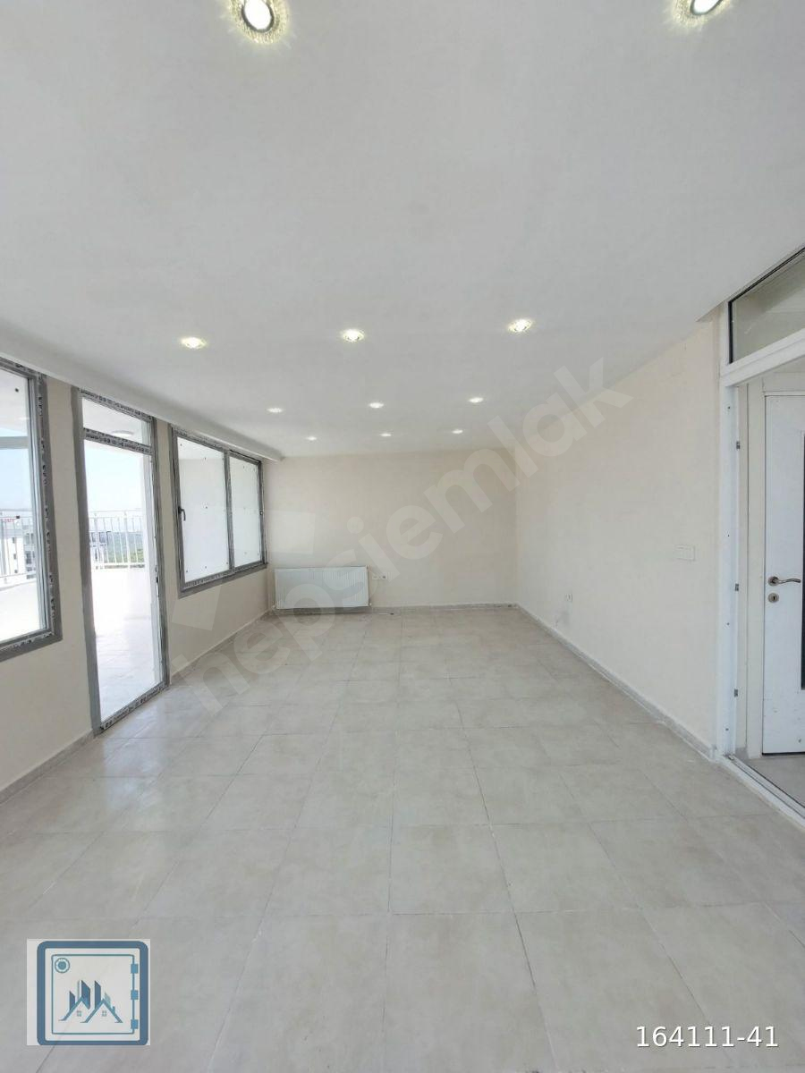 ÇARKIPAREDE STADYUM KARŞISINDA GÖL MANZARALI 4+1 KİRALIK DAİRE