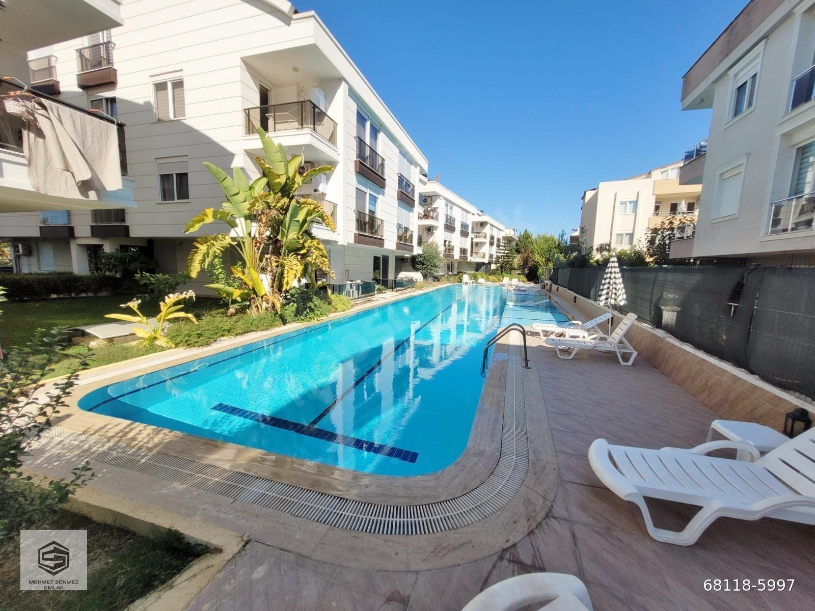 Antalya Muratpaşa Güzeloba Venüs Park Evlerinde 3+1 Dubleks