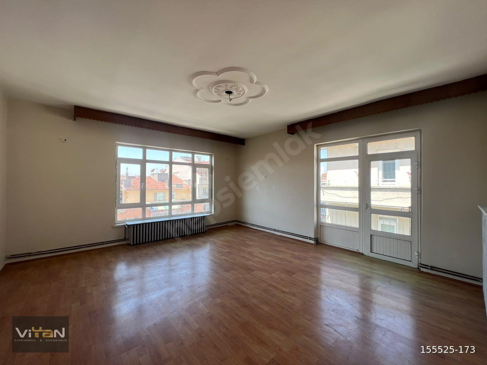 PROTOKOL YOLUNA VE METEOROLOJİ METROSUNA YAKIN SATILIK 3+1 DAİRE