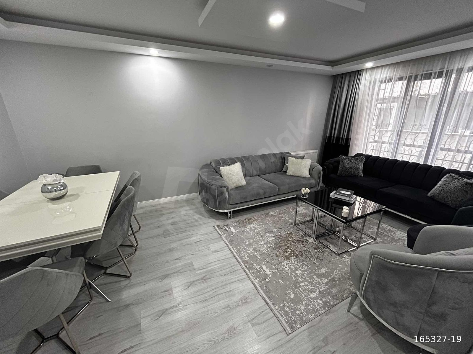 BARBAROSTA SIFIRDAN FARKSIZ 2+1 GİRİŞ KAT DAİRE