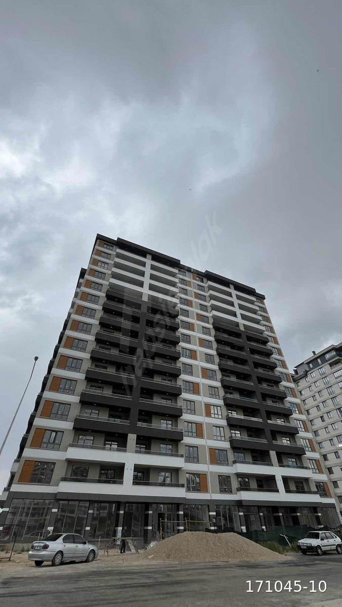 ŞEKER EMLAKTAN ŞEFİKCANDA SATILIK EBEVEYN BANYOLU DAİRE