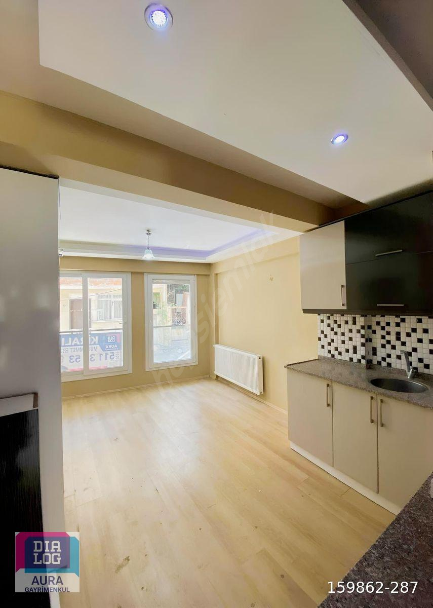 Bayraklı'da Merkezi Konumda Kiralık 2+1 Daire