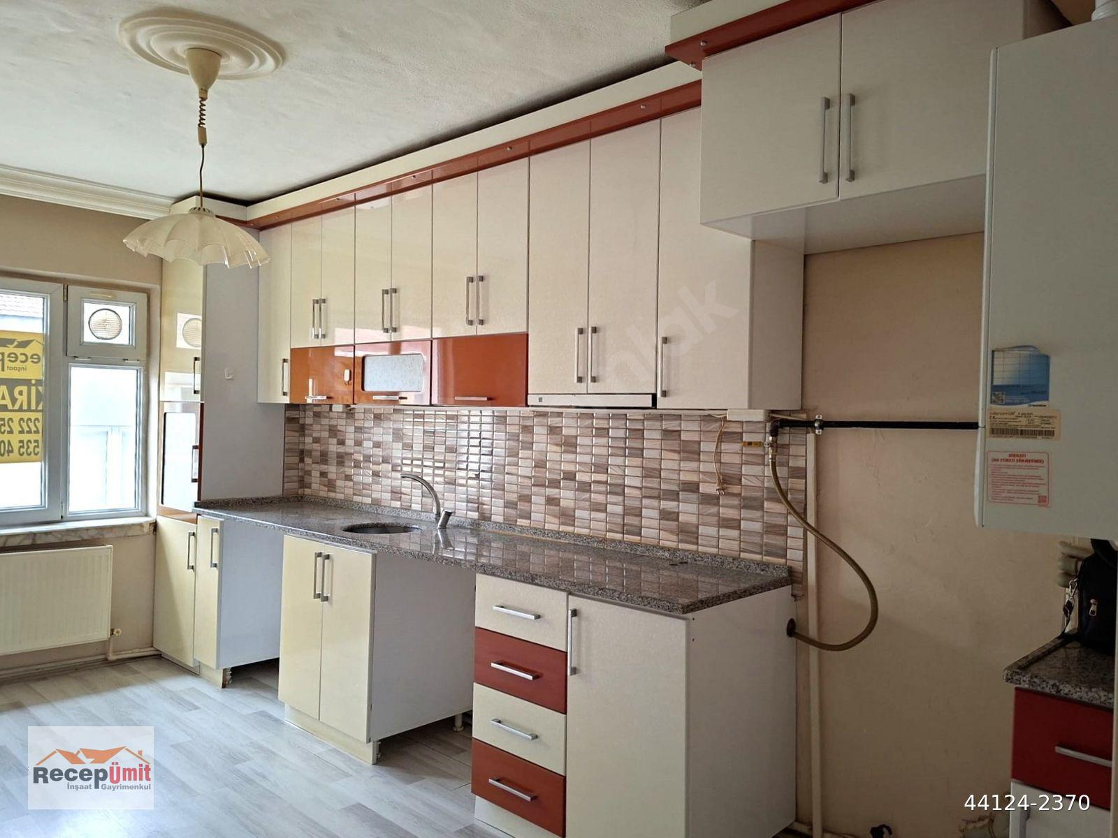 RECEP ÜMİT EMLAK'TAN ÖMERAĞA MAHALLESİ HATBOYU YAKININDA KİRALIK GÜNEY CEPHE 2+1 FERAH DAİRE