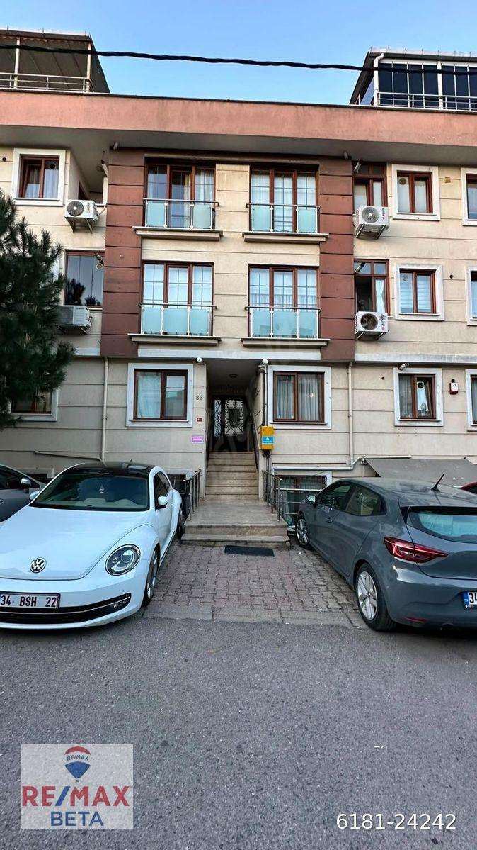 FINANS MERKEZINE 7 DK ESATPAŞA ANA CADDE ÜZERINDE 70M² 2+1