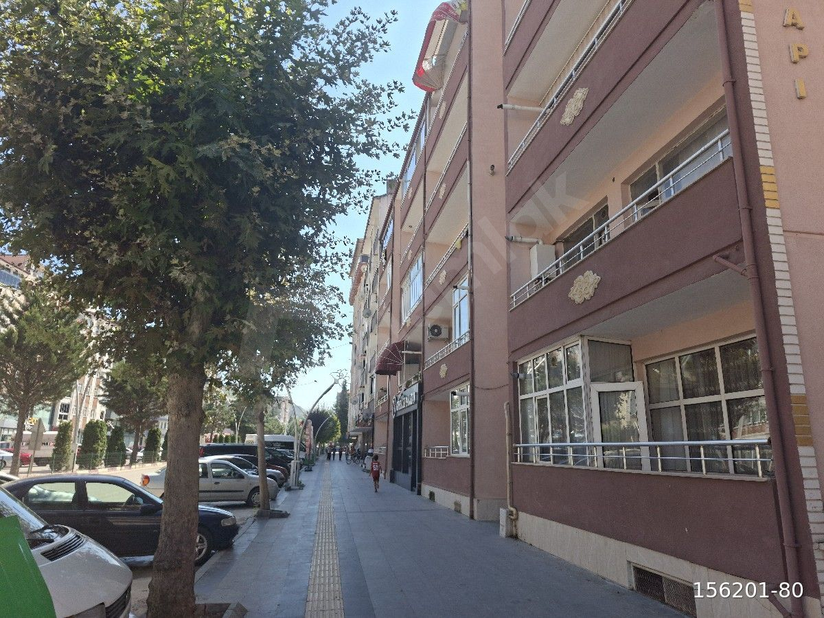 GOP BULVARI ÜZERİ, MERKEZİ KONUM SATILIK 3+1 DAİRE