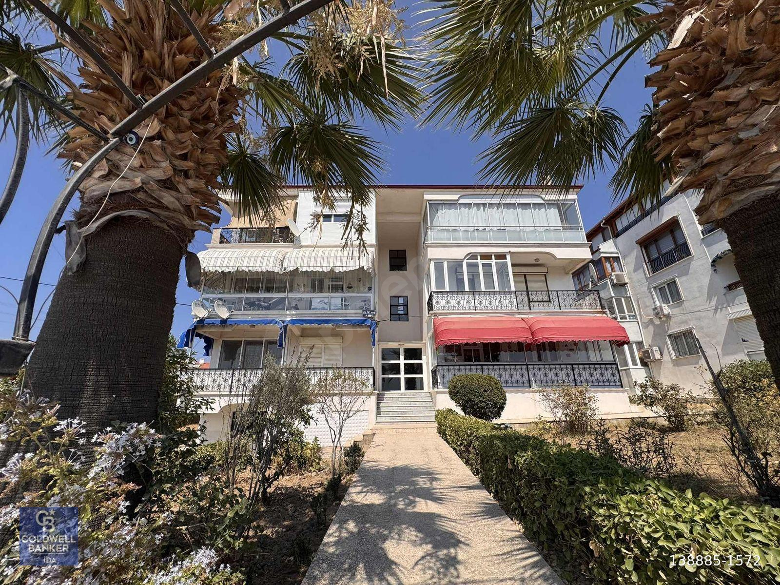 AYVALIK ALİ ÇETİNKAYA MAHALLESİNDE DENİZ MANZARALI 2+1 DAİRE
