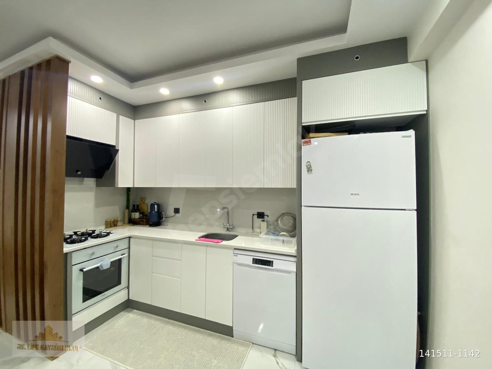 DENİZLİ AKÇEŞME DE İZMİR ASFALTINA YAKIN KONUMU OLAY FIRSAT 3+1 150 M2 ACİL KİRALIK