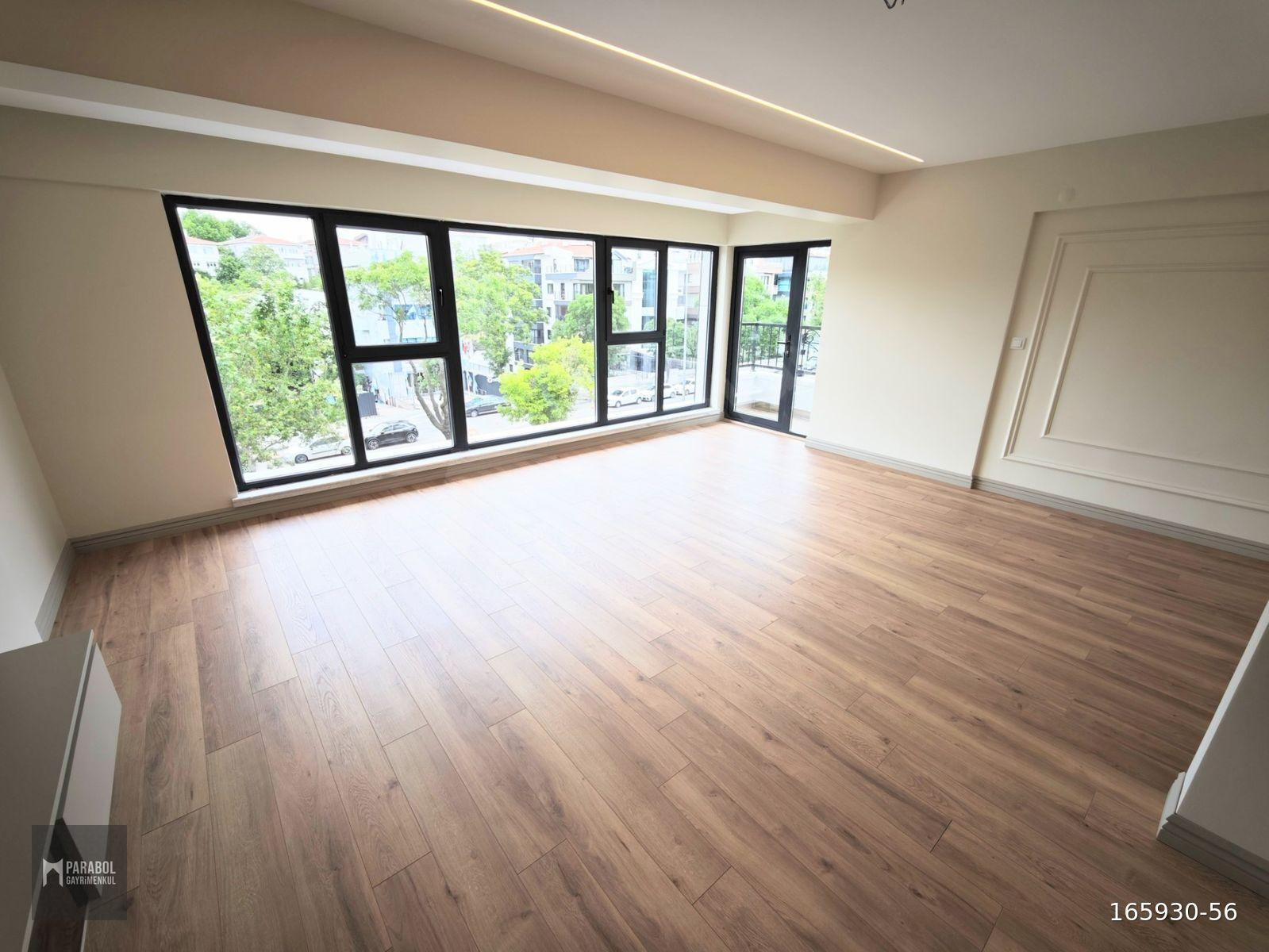 BAHÇELİEVLER SATILIK 2 GİRİŞLİ,ASANSÖRLÜ,K.OTOPARK 4+1 LÜX DAİRE