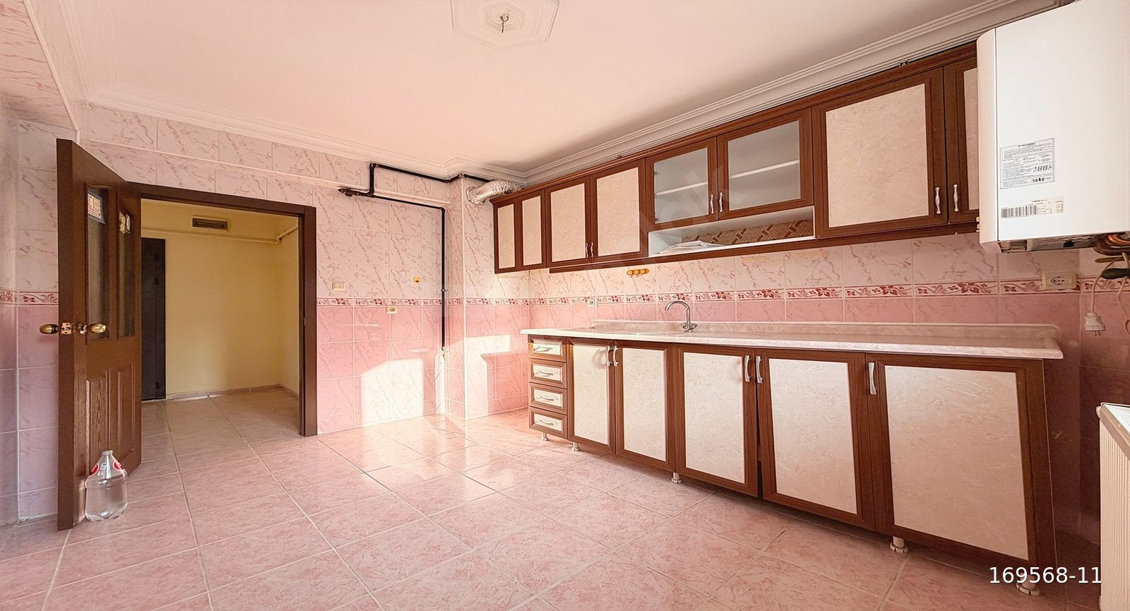 VİZYONDAN KREDİYE UYGUN OKUL YANI CADDE YAKINI KİLERLİ 3+1 DAİRE