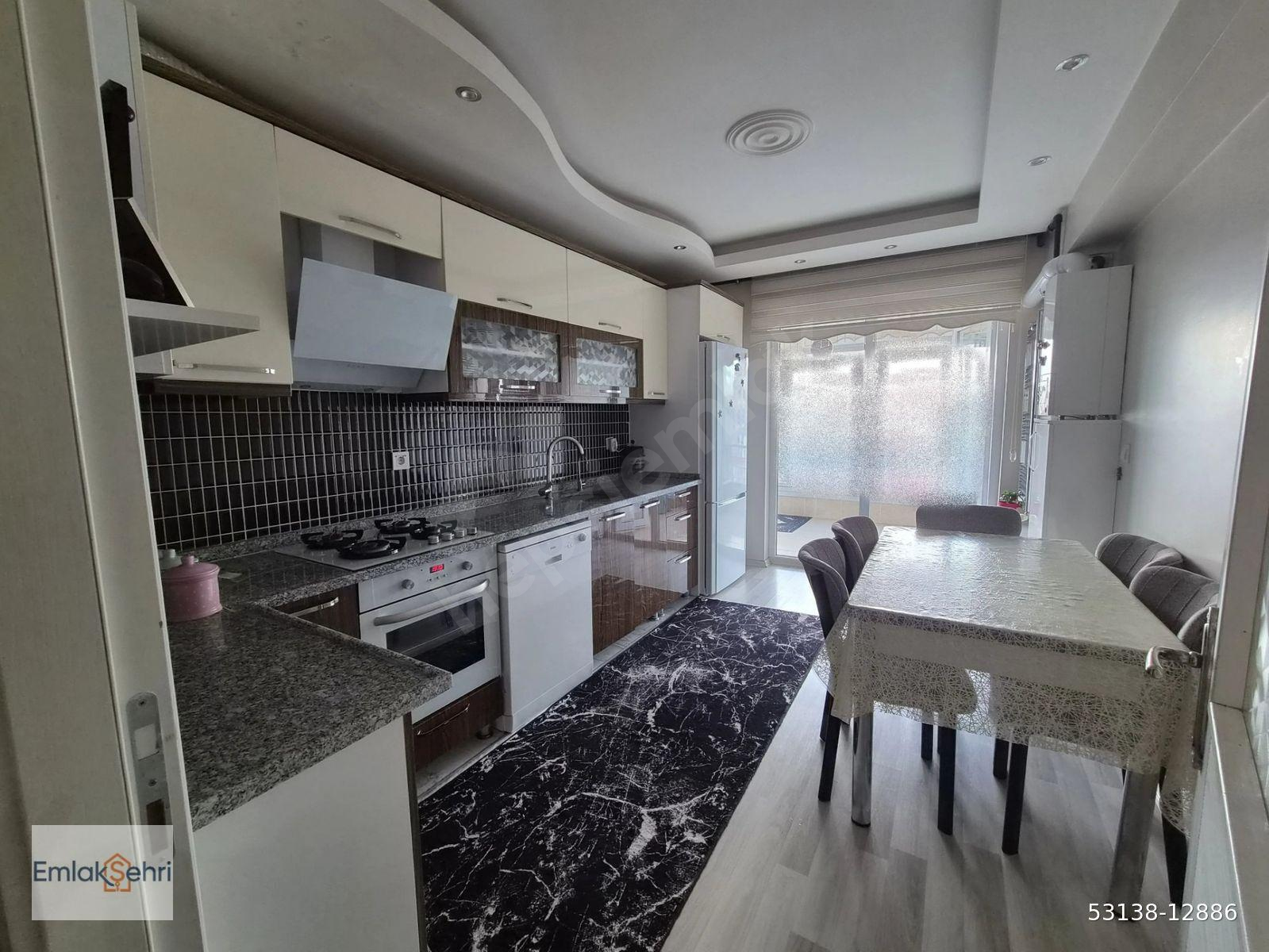 EMLAK ŞEHRİ'NDEN CENGİZHANDA SİTE İÇERİSİNDE FULL YAPILI DAİRE!