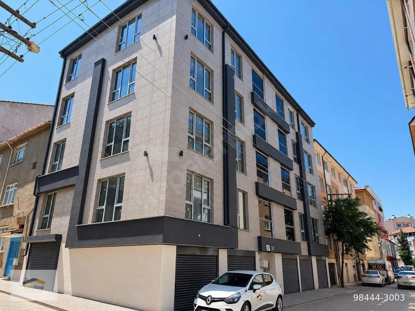 *GENÇ GRUP* ŞIK TASARIM,MODERN GÜZEL KONUMDA CADDE ÜZERİ 2+1....