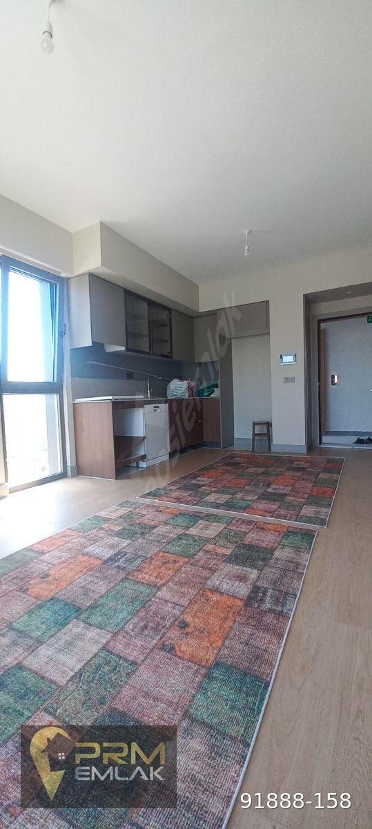 ARNAVUTKÖY FOREV SİTESİNDE KİRALIK 1+1 FULL EŞYALI DAİRE