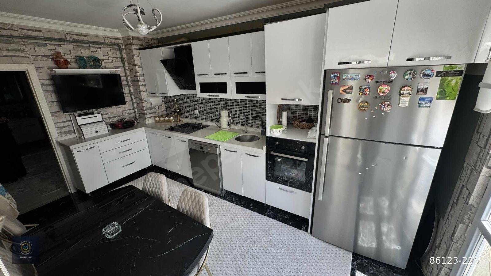 ATATÜRK İLKOKUL YANINDA FULL YAPILI ARA KAT SATILIK DAİRE