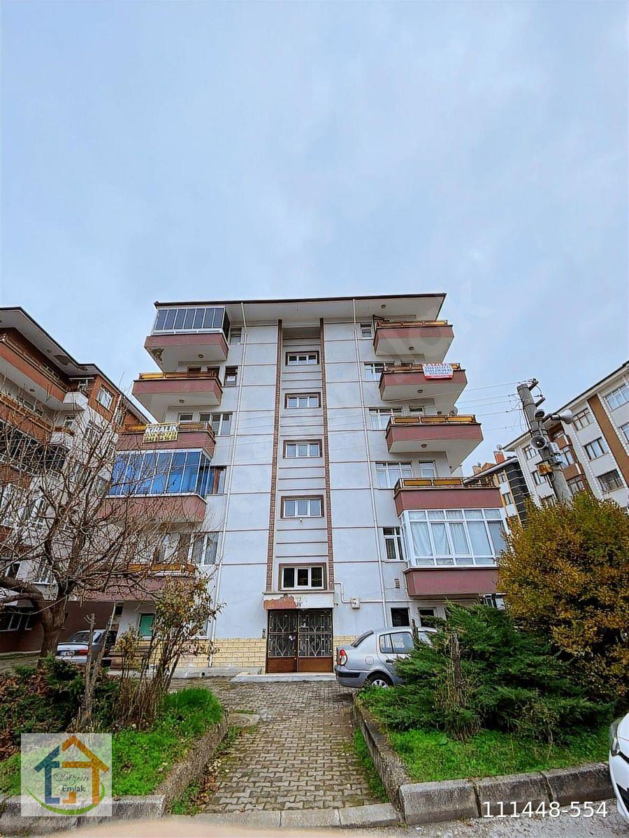 BİZİM EMLAKTAN SALI PAZARI YÜRÜYÜŞ YOLUNDA BAKIMLI 3+1 DAİRE
