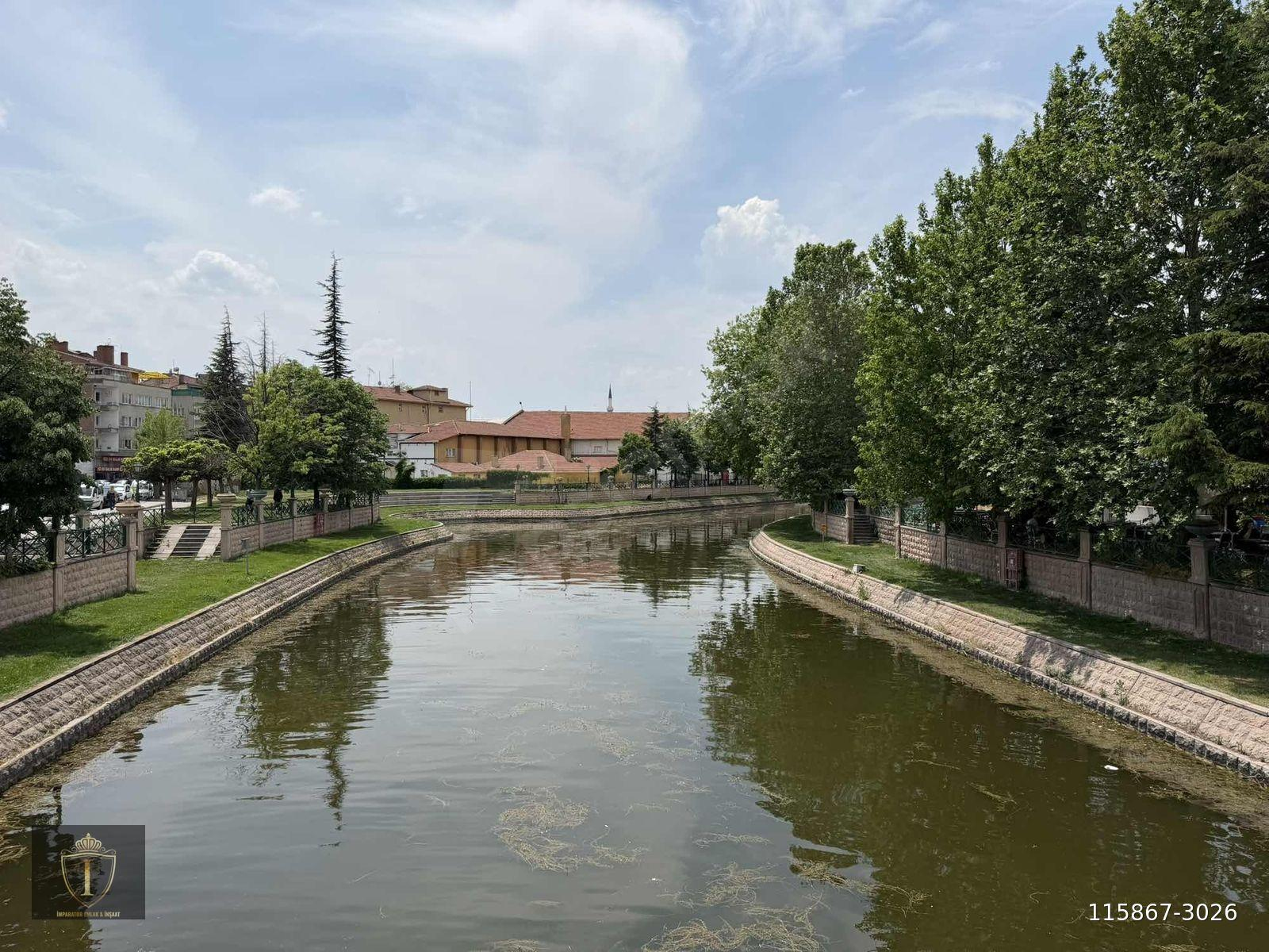 [ İMPARATOR ] SİVRİHİSAR CADDESİNDE ARAKAT BAKIMLI DAİRE
