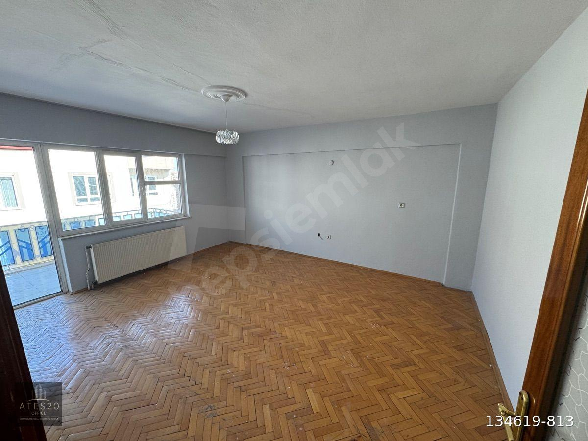 HACIKAPLANLAR CAMİYE YAKIN 3+1 GENİŞ BALKON KİRALIK DEPOZITOSUZ DAİRE.
