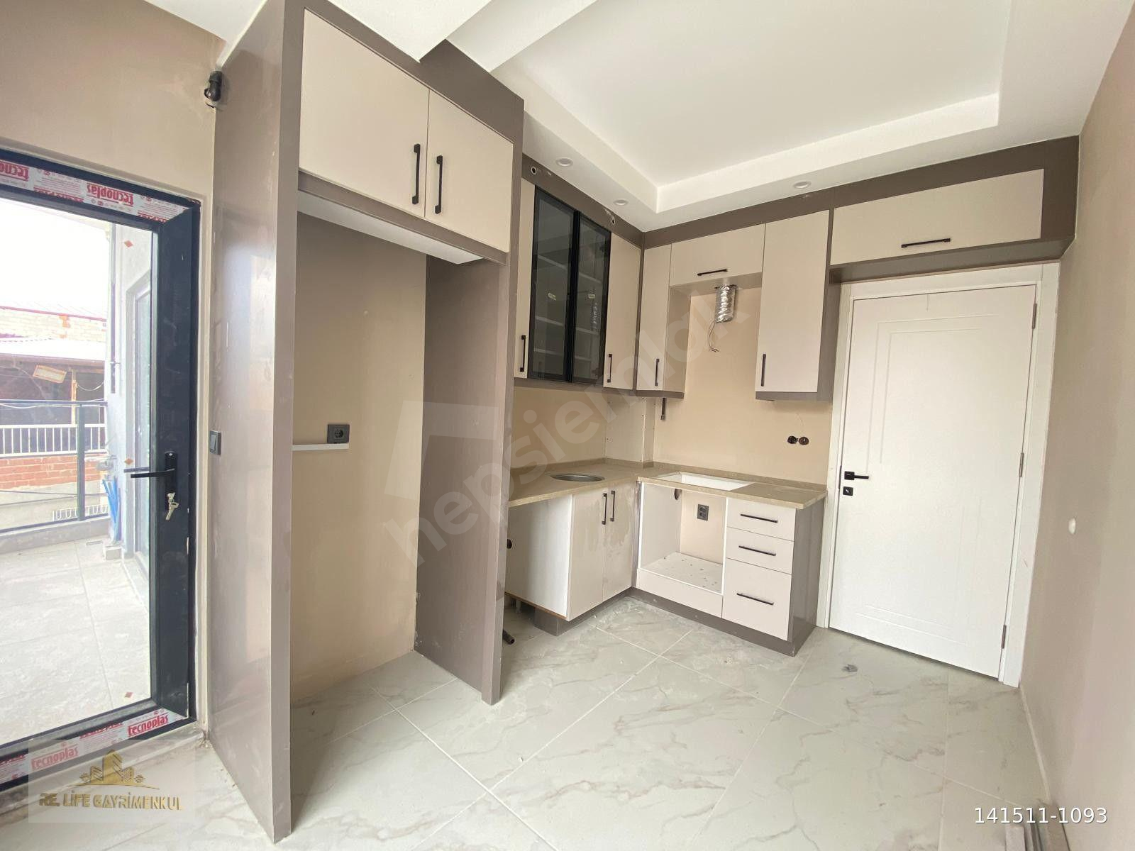 DENİZLİ DOKUZKAVAKLAR DA SAĞLIK OCAĞI ÜSTÜ FIRSAT 2+1 120 M2 DAİRE