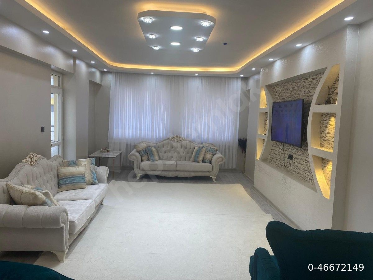Sahibinden temiz içi yapılı cadde üstü daire