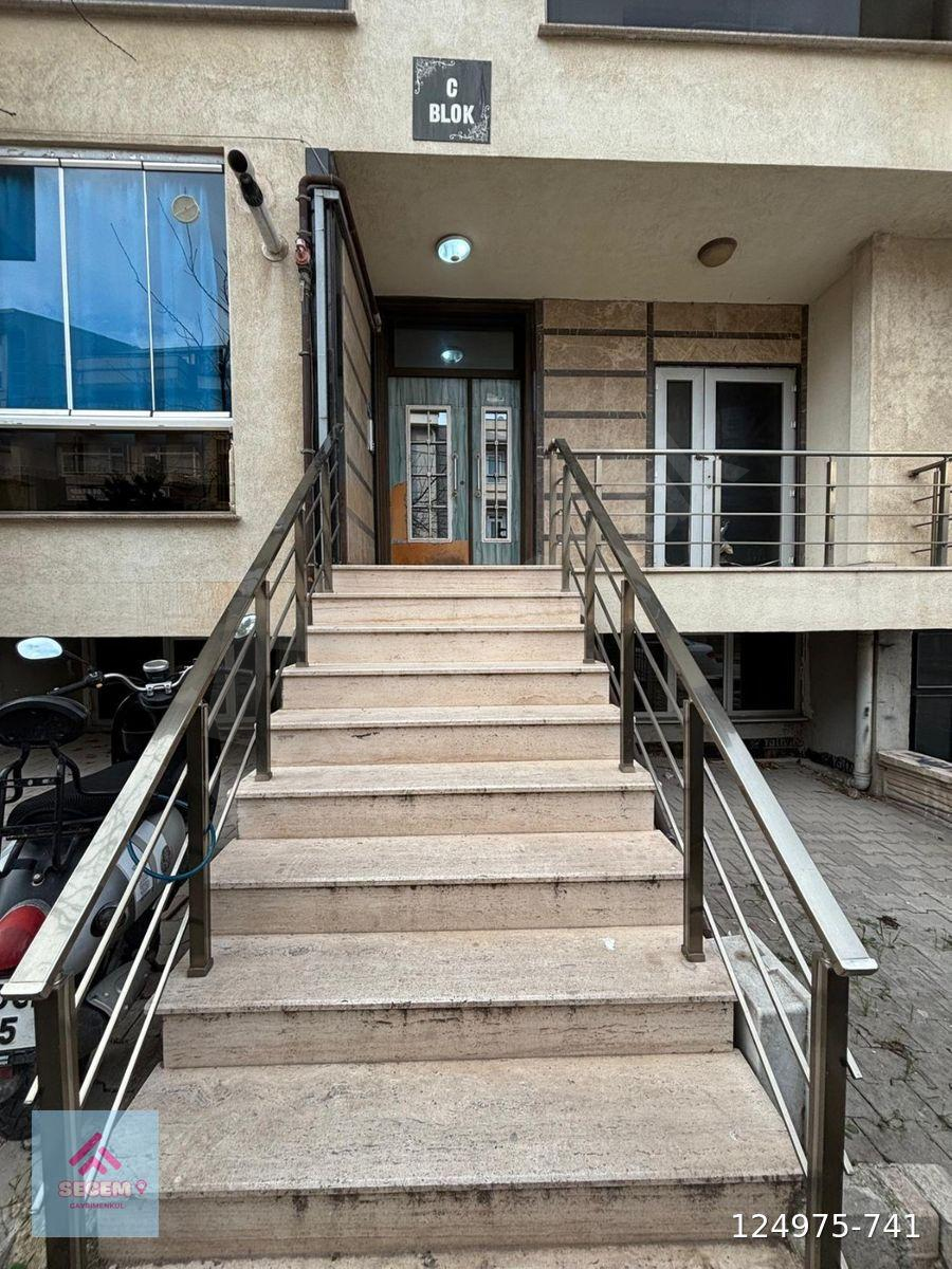 Bandırma 17 Eylül Mahallesi’nde Satılık 2+1 Ebeveyn Banyolu Yüksek Giriş satılık daire