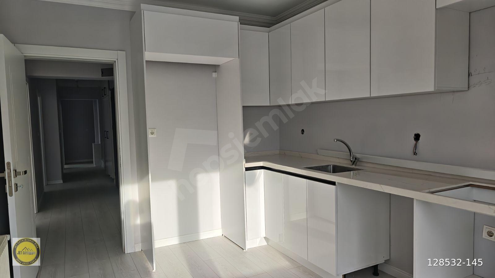 Boğaz Manzaralı 35 m² Teras + 145 m² Net 5+1 Geniş Dubleks