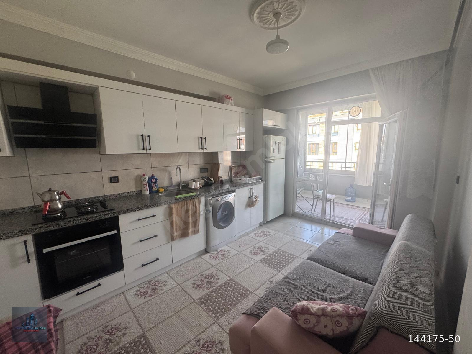 YEDİLER PARKI KARŞISI FETİH CADDESİ YAKINI 2+1 ARAKAT 1 YILLIK