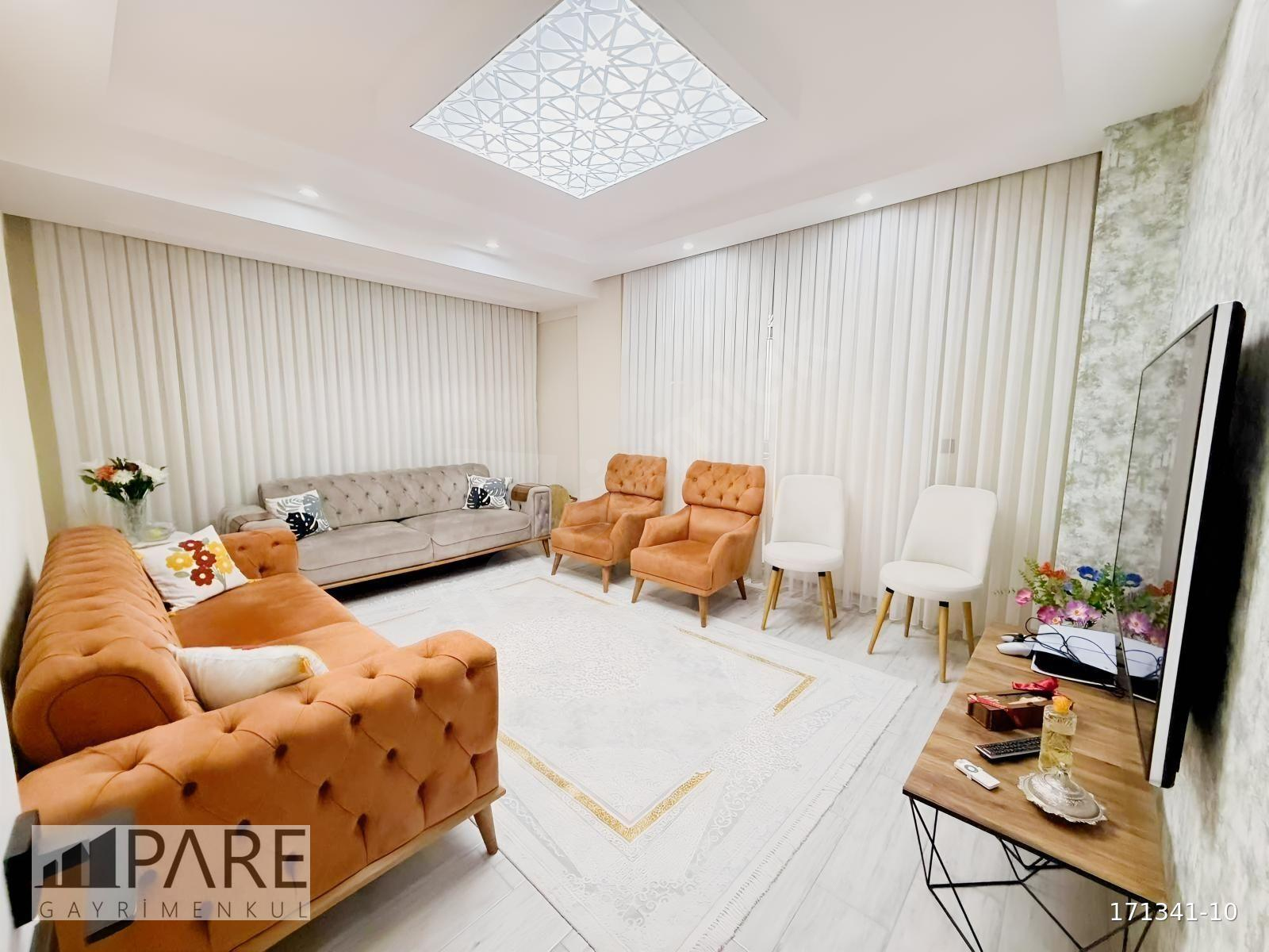 PARE'DEN BÖLGENİN EN GENİŞ CADDE ÜZERİ 2+1 DAİRESİ