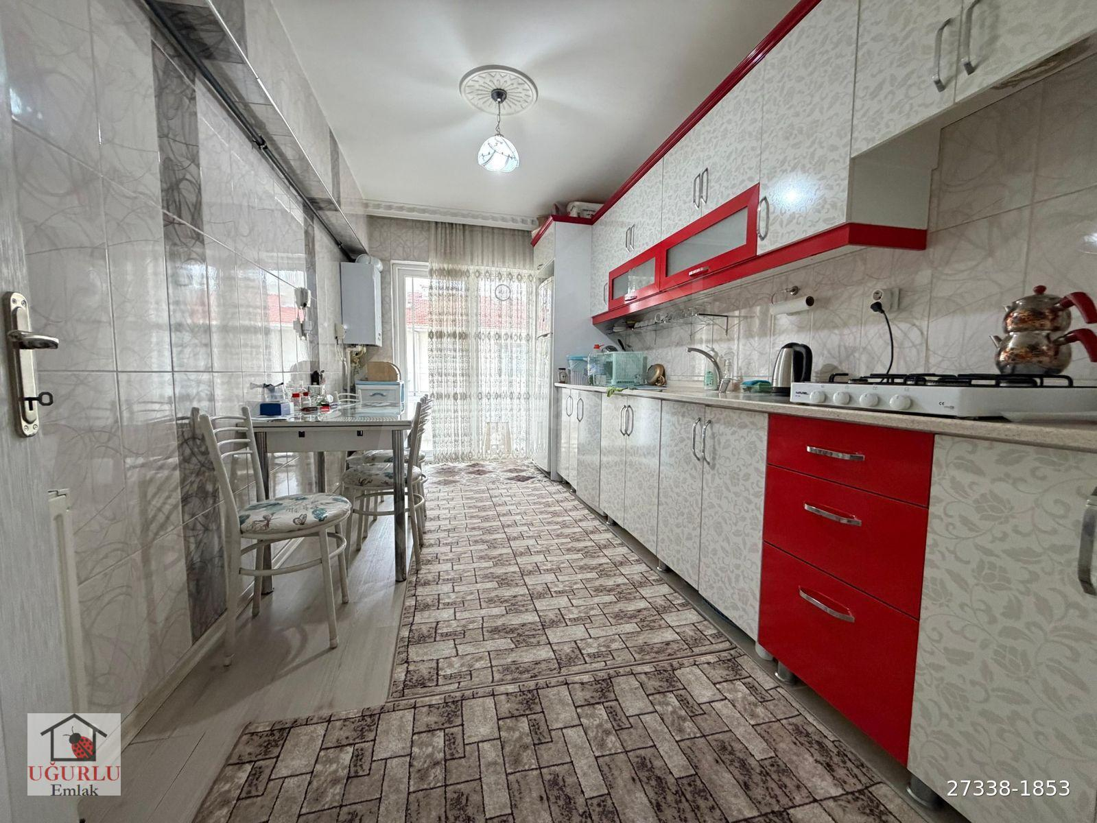 MERKEZDE, GENİŞ, FERAH CAM BALKONLU, ASANSÖRLÜ, ARA KATTA, SATILIK DAİRE, UĞURLU EMLAK