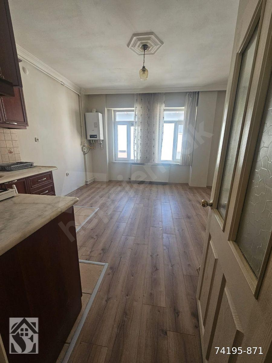 CUMHURİYE MAHALLESİNDE 1+1 KİRALIK DAİRE