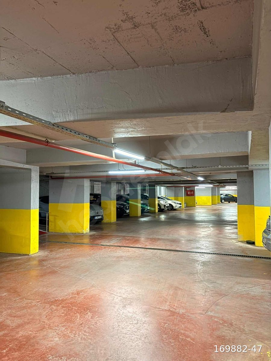 Ninovapark sitesine 2+1 4. Kat yüzme havuzlu kapalı otoparklı