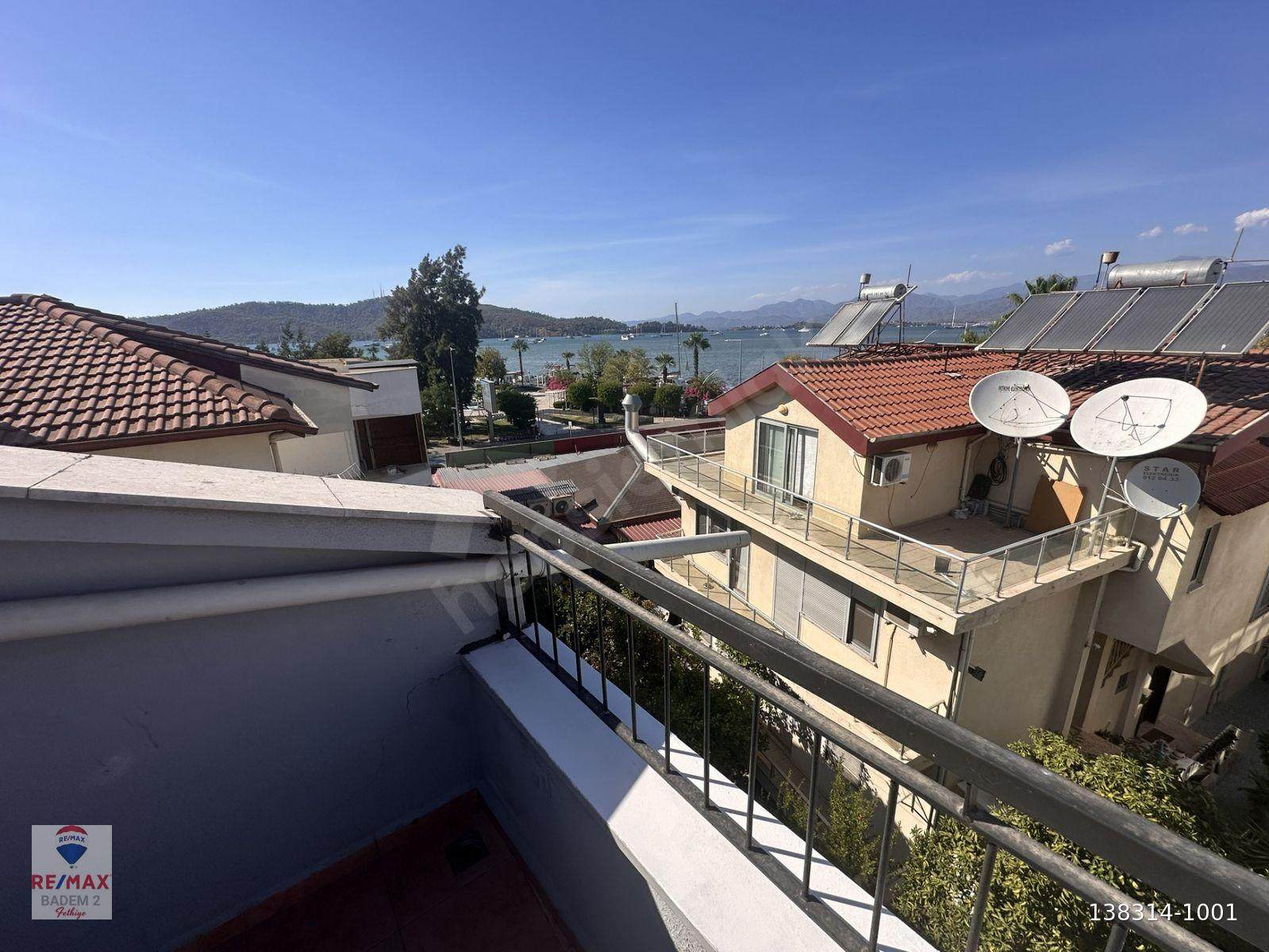 REMAX'TAN - TUZLA'DA, DENİZ MANZARALI, Kordona Sadece 90 metre mesafede, 3+1 Eşyasız Kiralık Daire