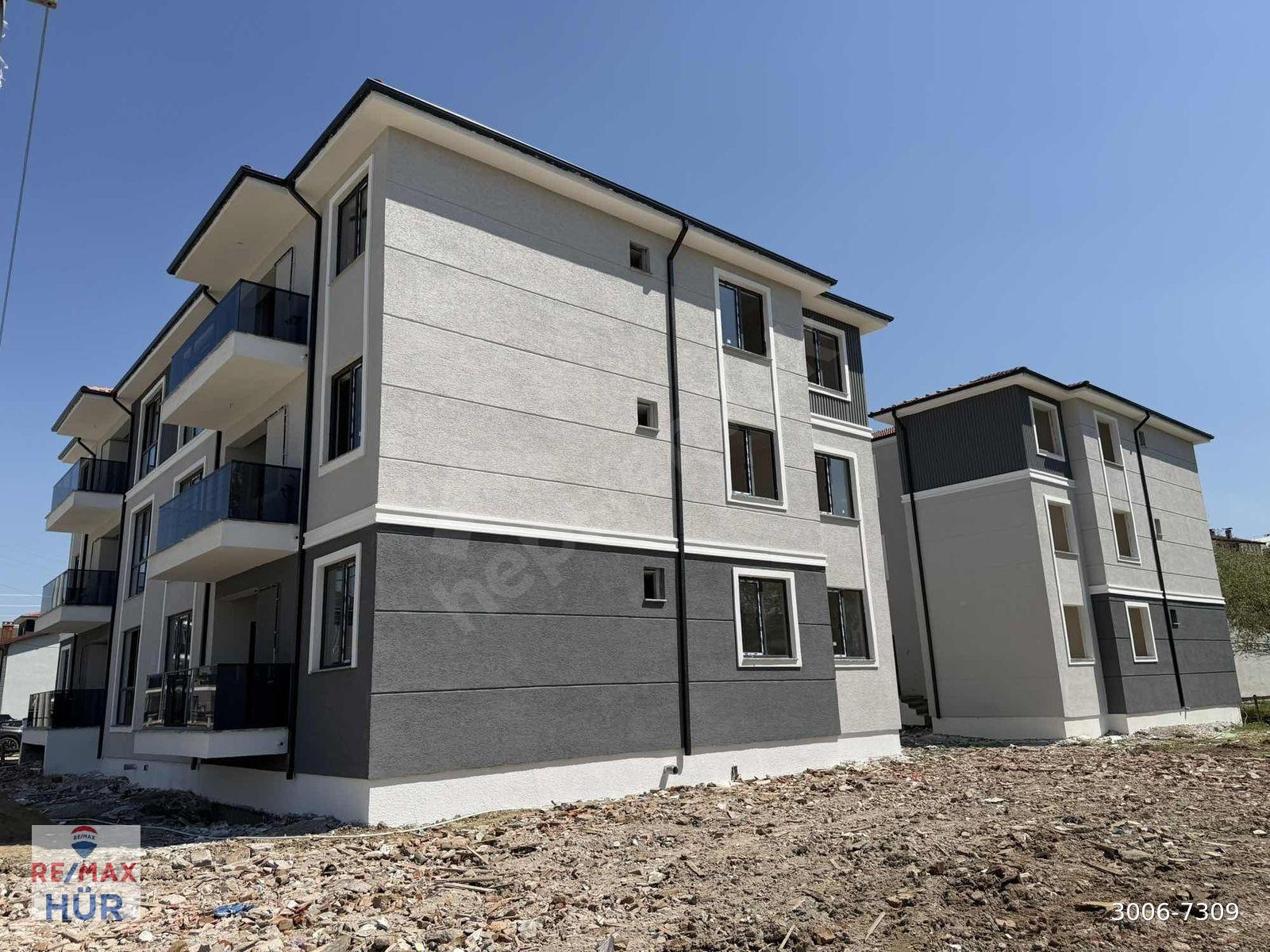 ÖMER İNAN REMAX HÜR 3+1 SATILIK DAİRE