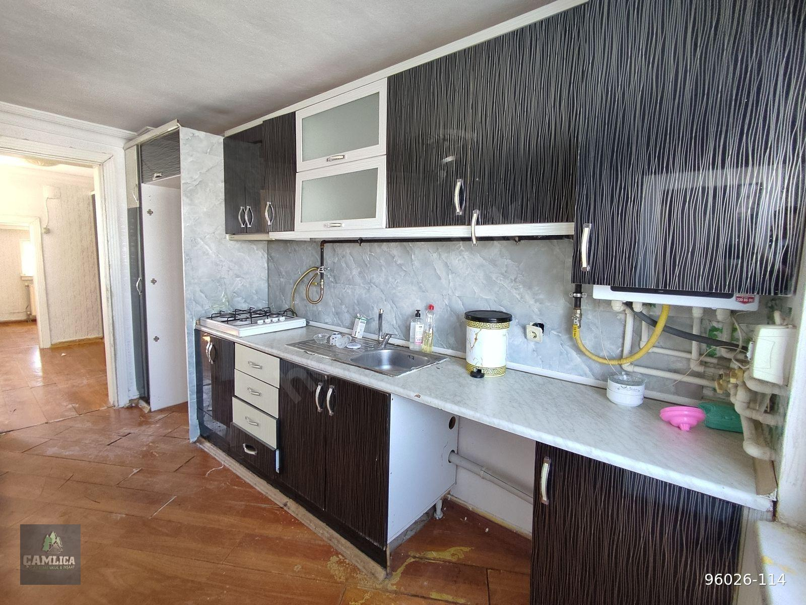 ÇAMLICA GAYRİMENKULDEN KARATAŞ MERKEZDE 2+0 KİRALIK DAİRE