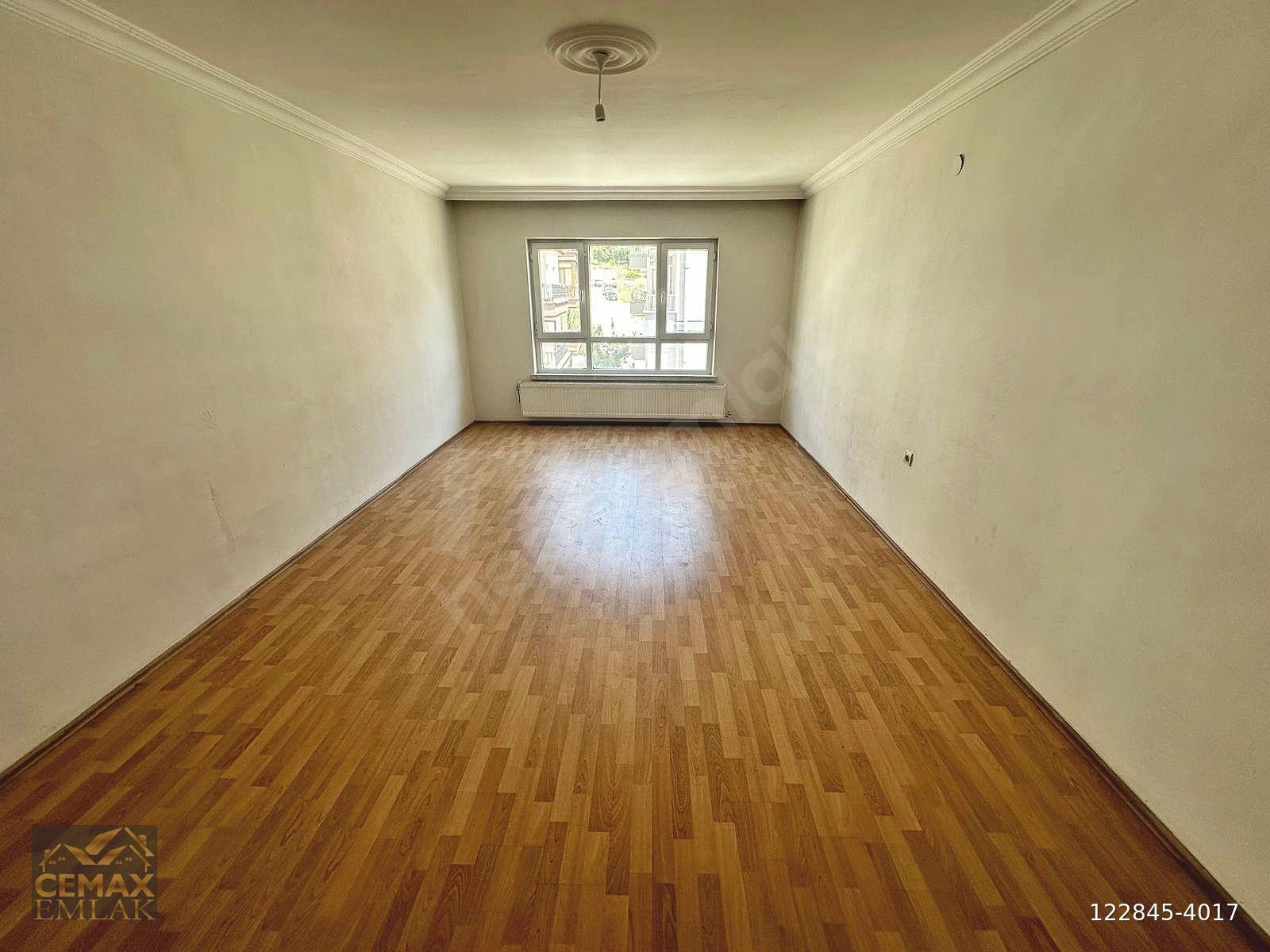 KARAAĞAÇ MAHALLESİ ARA KATTA BALKONLU BAKIMLI 3+1 KİRALIK DAİRE