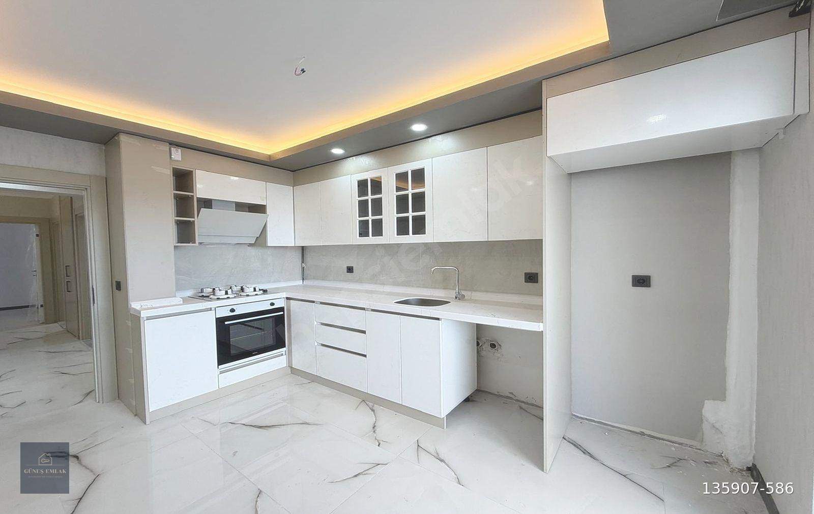 GÜNEŞ EMLAK*TREN İSTASYONUNA YAKIN*GENİŞ BALKONLU 2+1 KATTADAİRE