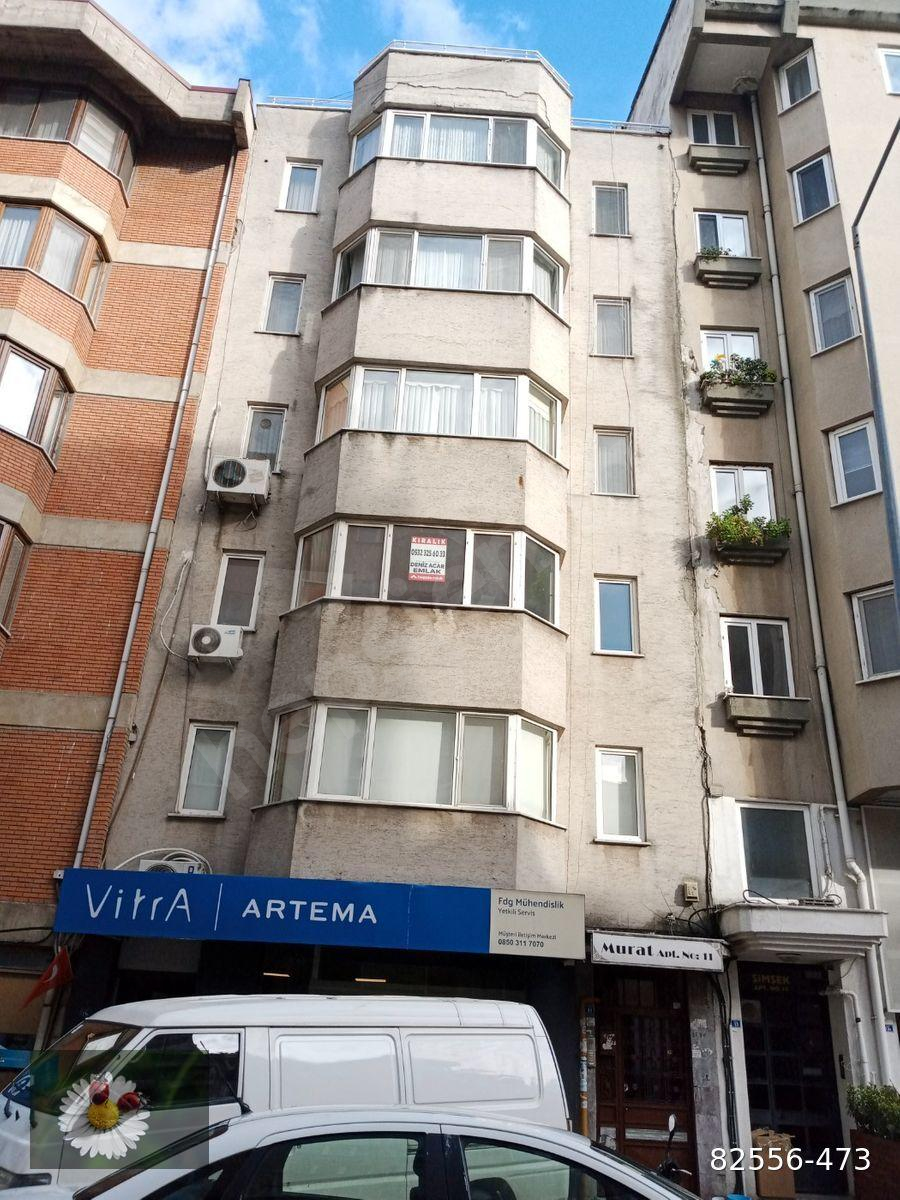 MERKEZDE YÜRÜYÜŞ YOLUNA 50 MT MESAFEDE 3+1 ...155 M2 NET